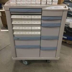 lot 97 image: WOWOW MSRP $4000 Metro Lionville Med 600 Series Medication Cart - GREAT CONDITION - LOCK HAS BEEN REMOVED - GREAT ORGANIZER TRAYS IN SOME OF THE DRAWERS  I WANT THIS