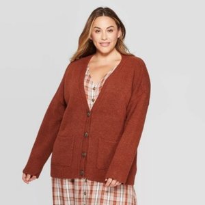 lot 41 image: 18 New Womens Sweaters  Cardigans and Sweatshirts