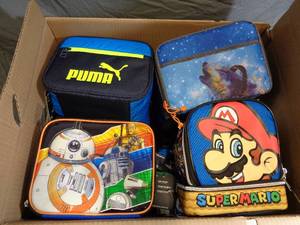 lot 9 image: 13 New Lunchboxes  Bags