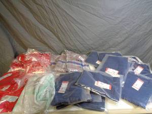 lot 38 image: 33 Piece Assortment of Childrens Clothing
