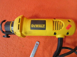 DeWalt Cut Out Tool