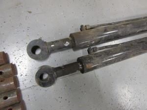 Bobcat Main Arm Hydraulic Cylinders