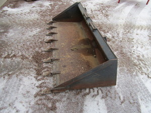 Skidsteer 8 12  Dirt Bucket