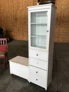 lot 14 image: Bathroom Storage Bench and Cabinet