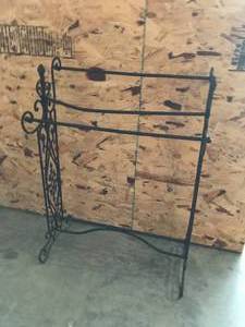 lot 12 image: Iron Quilt Rack