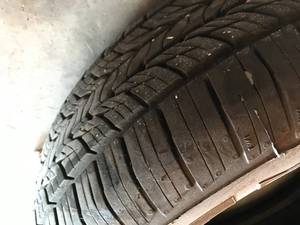 lot 26 image: (2) General Altimax Tires