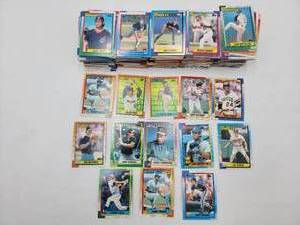 Awesome Vintage Baseball Card Collection-Frank Thomas,Nolan Ryan, Mark McGwire,Barry Bonds,Kyle Ripkin, Don Mattingly,Jose Conseco ,Ricky Henderson,  Sammy Sosa, Greg Maddux And More
