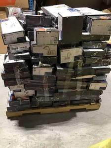 lot 46 image: PALLET OF ASSORTED GLACIER BAY BATHROOM ITEMS AND ACCESSORIRES CUSTOMER RETURNS SEE PICTURES