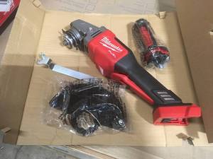 lot 32 image: Milwaukee M18 FUEL 18-Volt Lithium-Ion Brushless Cordless 4-12 in.6 in. Braking Grinder with Paddle Switch (Tool-Only) see pictures