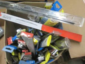 lot 41 image: Large Box of Assorted Sized Windshi...