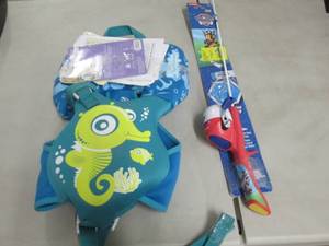 lot 54 image: Stearns Infant Life Jacket, Kids Fi...