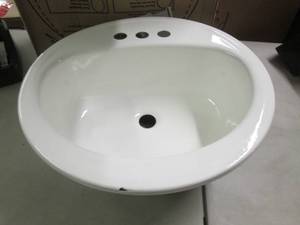 lot 205 image: Bootz Sink basin- chip in enamel...