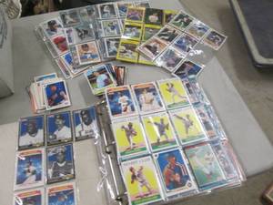 lot 218 image: Baseball Cards in Sleeves, Loose, i...