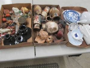 lot 224 image: 3 Flats of Vintage KnickKnacks, D...