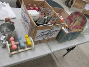 lot 225 image: 2 Boxes Assorted Vintage Items...