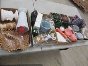 lot 260 image: 4 Flats Vintage Dcor, Collectable...