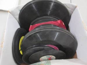 lot 268 image: Box of Assorted Vinyl 45s & LPs...