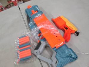 lot 285 image: Nerf Guns...