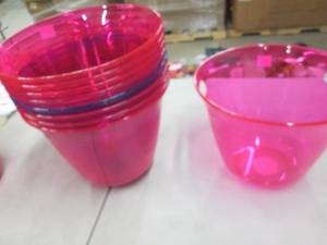 lot 286 image: 9 Plastic Handled Tubs...