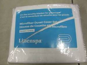 lot 294 image: Microfiber Queen Duvet Cover...