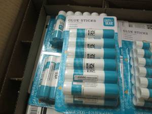 lot 322 image: 39-12pks Glue Sticks...