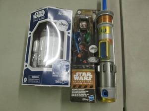 lot 151 image: 2 Star Wars Toys...
