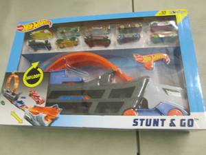 lot 155 image: Hot Wheels Stunt & Go...