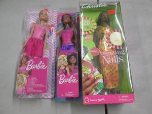 lot 158 image: 2 Barbies, Friend of Barbie...