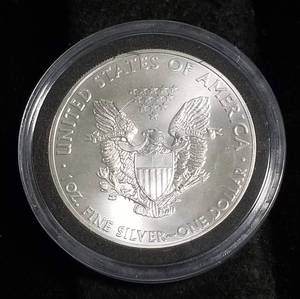 2015 AMERICAN SILVER EAGLE 1 TROY OZ. .999 FINE SILVER IN AIRTITE