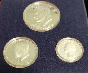 1976 BICENTENNIAL US MINT SILVER COIN SET (3 COINS)