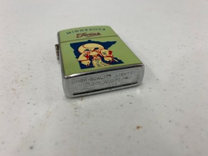 lot 10 image: Minnesota Twins Lighter & Matchbook