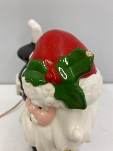 lot 7 image: Vintage Lighted Ceramic Santa