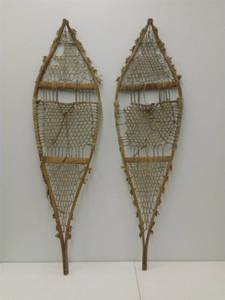 lot 34 image: Pair of Vintage Snowshoes