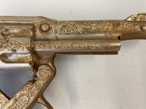 lot 79 image: Two Hubley Texan Junior Toy Guns