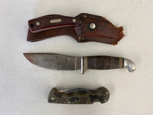 lot 138 image: Three Knives