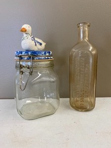 lot 127 image: Collection of Kitchen Items