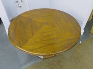 lot 137 image: Round Coffee Table