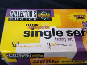 lot 15 image: 1995 Upper Deck Baseball Card Factory Sealed Set