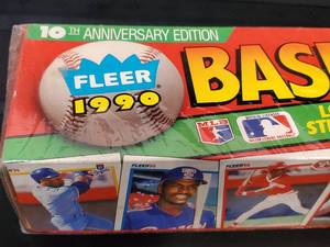 lot 20 image: 1990 Fleer Baseball Card Factory Sealed Set