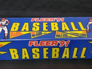 lot 43 image: 2001 Fleer Baseball Card Factory Sealed Set