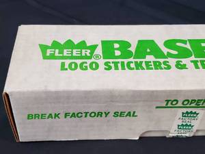 lot 51 image: 1988 Fleer Baseball Card Green Factory Sealed Set