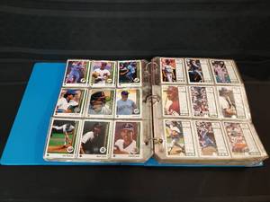 lot 62 image: Misc Baseball Card Collection from 1989 Upper Deck
