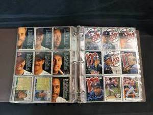 lot 64 image: Assorted Twins Baseball Cards Collection Album