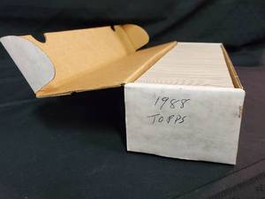 lot 77 image: 1988 Topps Baseball Card Factory Set