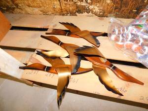 lot 172 image: 4 Duck Decorations