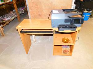 lot 133 image: Office Computer Desk  HP Instant Ink Printer