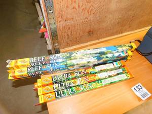 lot 196 image: New Zoo Med Ultra Sun  Reef Sun Lights