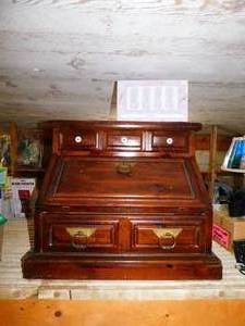 lot 115 image: Wood Mini Tabletop Desk