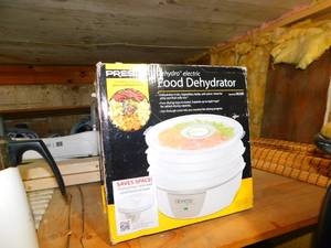 lot 106 image: New Presto Dehydro Electric Food Dehydrator