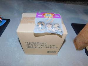 lot 26 image: 24 New Amazing Catnip Mouse Toys